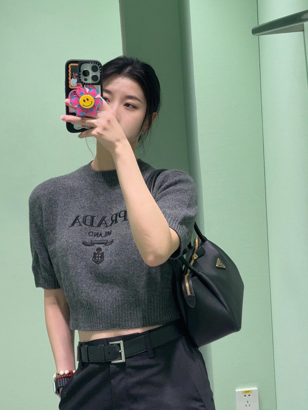 2026 Women’s Triangle Brand Embroidered Cropped Jumper (FF734)