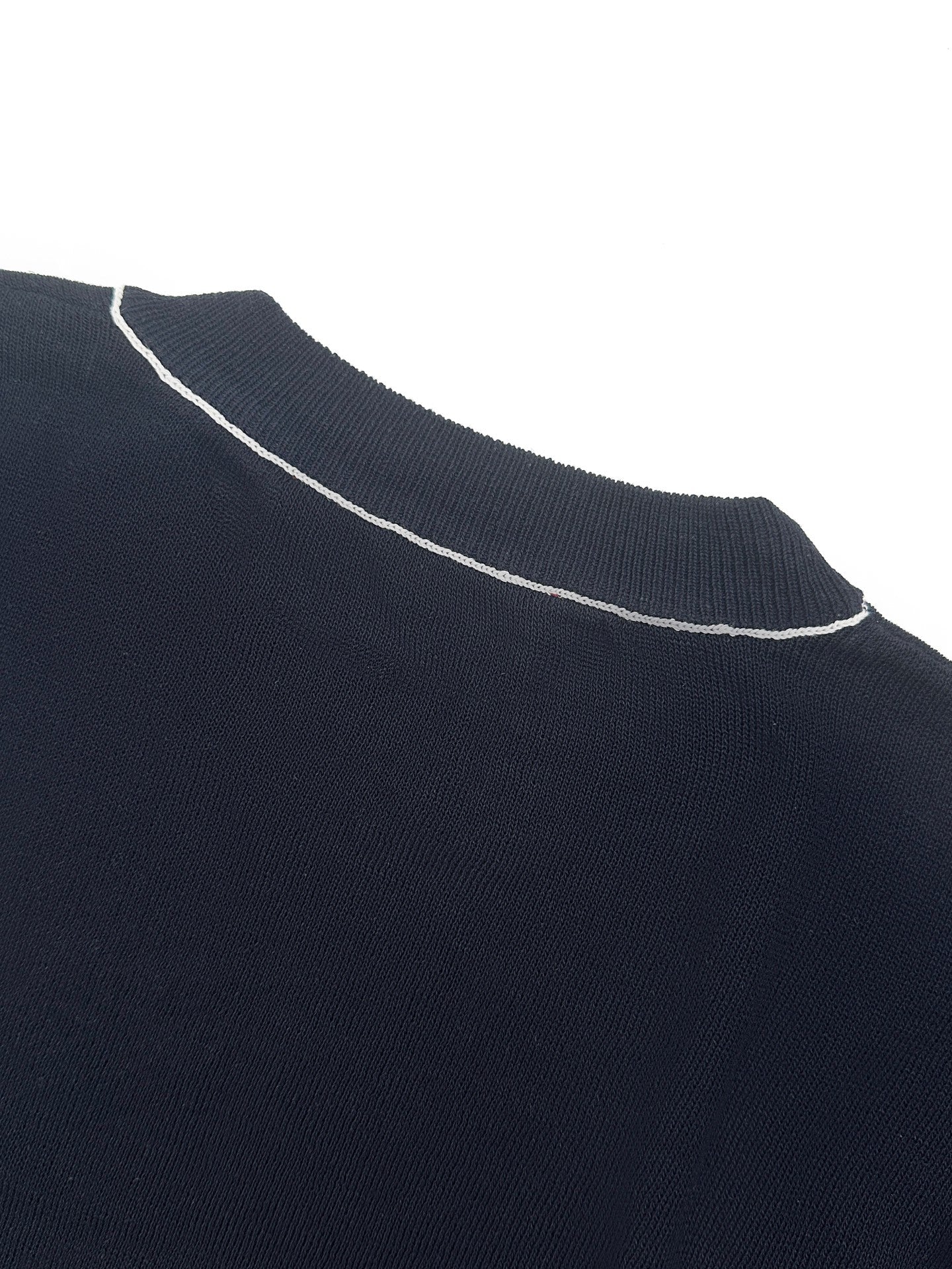 2026 New GU Embroidered Knit Short-Sleeve Top (AA580-A60)